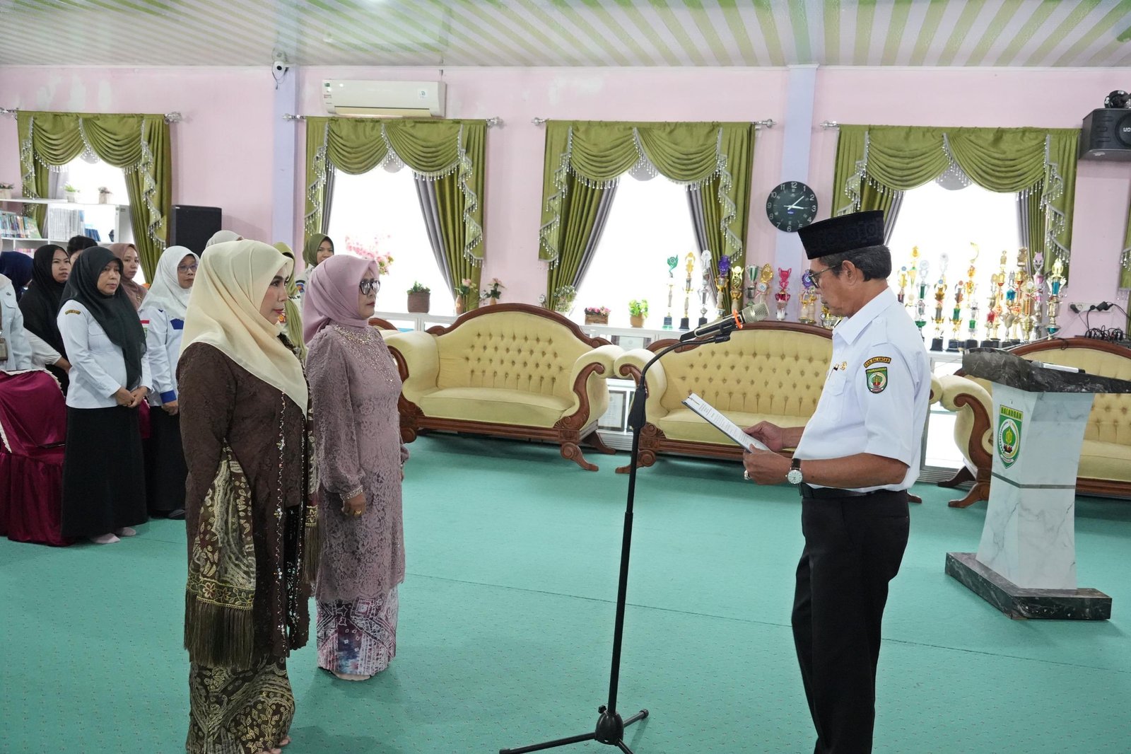 WABUP AKHMAD FAUZI HADIRI PENGUKUHAN TIM PEMBINA POSYANDU BALANGAN 2025-2030