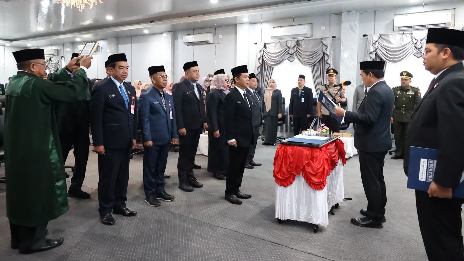 BUPATI BALANGAN ABDUL HADI RESMI MELANTIK PEJABAT PIMPINAN TINGGI PRATAMA
